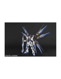 Bandai Perfect Grade PG 1/60 Mobile Suit Gundam ZGMF-X20A Strike Freedom Gundam