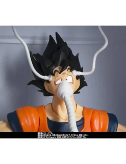 Bandai S.H. Figuarts Dragon Ball Z Medical Machine