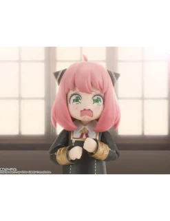 Bandai S.H. Figuarts Spy X Family Anya Forger Uniform Version