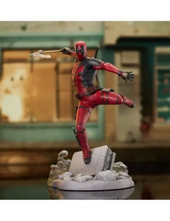 Diamond Select Toys Marvel Gallery Deadpool & Wolverine Deadpool