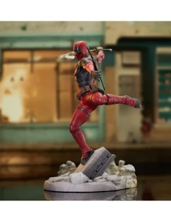 Diamond Select Toys Marvel Gallery Deadpool & Wolverine Deadpool