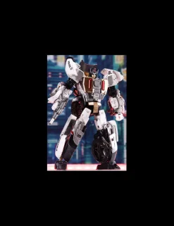 Generation Toys GT-08 Transformers Guardian Battle Damage Version