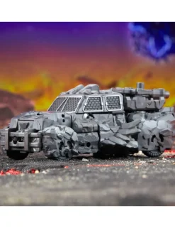 Hasbro Transformers Generations Legacy Magneous