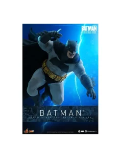 Hot Toys DC Comics Masterpiece Batman The Dark Knight Returns 1/6 Scale Collectible Figure