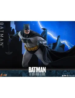 Hot Toys DC Comics Masterpiece Batman The Dark Knight Returns 1/6 Scale Collectible Figure