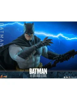 Hot Toys DC Comics Masterpiece Batman The Dark Knight Returns 1/6 Scale Collectible Figure