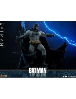 Hot Toys DC Comics Masterpiece Batman The Dark Knight Returns 1/6 Scale Collectible Figure
