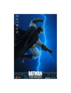 Hot Toys DC Comics Masterpiece Batman The Dark Knight Returns 1/6 Scale Collectible Figure