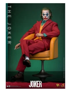 Hot Toys Joker 1/6 Scale Collectible Figure