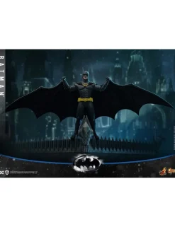 Hot Toys Movie Masterpiece Batman Returns 1/6 Scale Collectible Figure