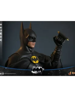 Hot Toys Movie Masterpiece Batman Returns 1/6 Scale Collectible Figure