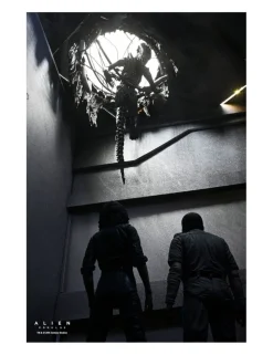 Neca Alien Romulus Suspended Lab Xenomorph XX121 Deluxe