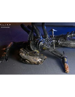 Neca Alien Romulus Suspended Lab Xenomorph XX121 Deluxe